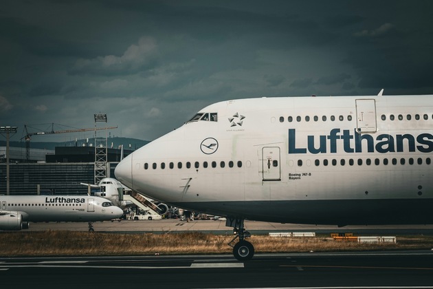 Flugzeuge der Lufthansa am Frankfurter Airport 